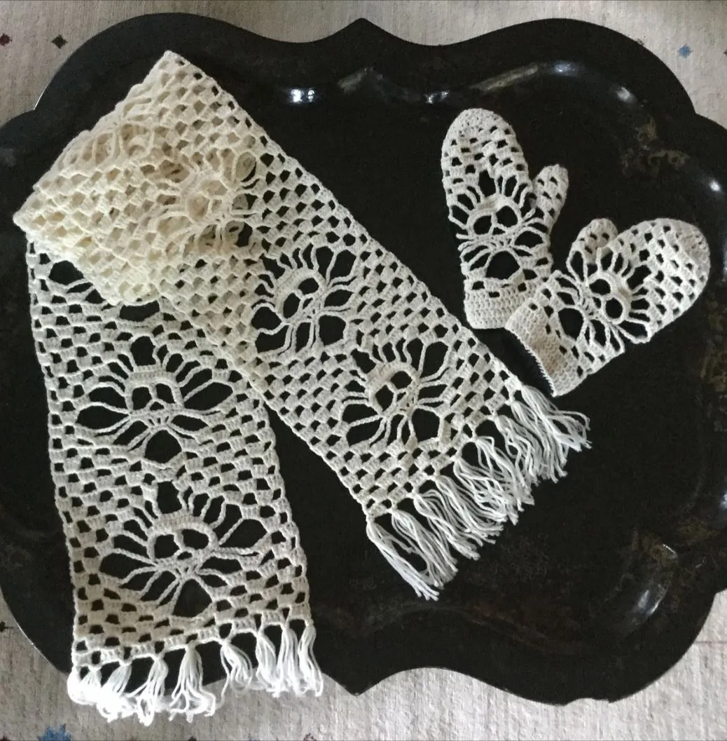 Narrow Crochet Skull Scarf